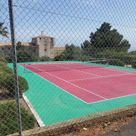 Appt 2 Ou 4 Personnes Avec Piscine, Tennis Et Parking Prive Fleury  Kültér fotó
