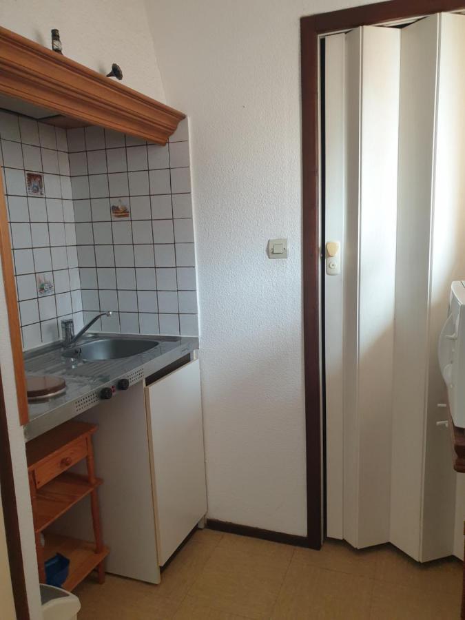 Appt 2 Ou 4 Personnes Avec Piscine, Tennis Et Parking Prive Fleury  Kültér fotó