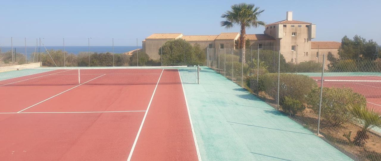 Appt 2 Ou 4 Personnes Avec Piscine, Tennis Et Parking Prive Fleury  Kültér fotó